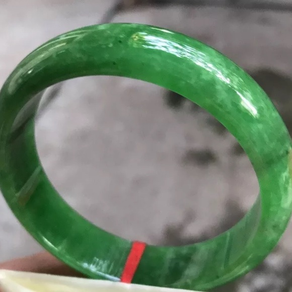 VINTAGE Medium Jadeite Green Jade Bangle Size 59mm Emerald Green Jade D641 - Picture 8 of 14